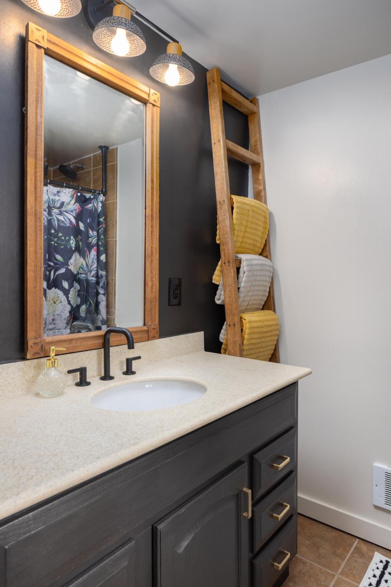 The Salish Suite Mount Vernon Extérieur photo